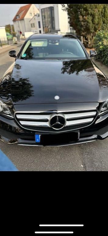 Gebraucht Mercedes E200 Avantgarde 184 PS (135 kW) 2016 Schwarz Limousine