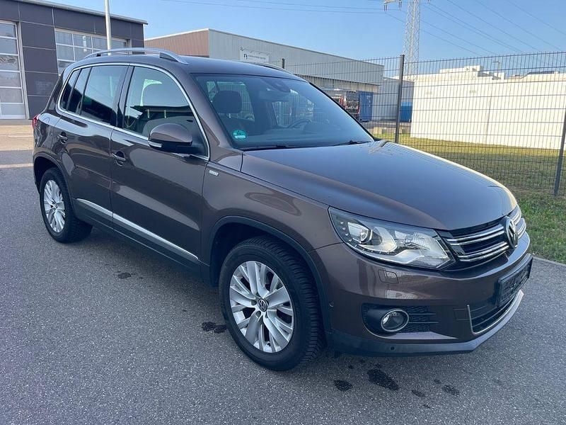 Braun Gebraucht 2013 VW Tiguan Life SUV | 11.100 € (Fairer Preis) - Bild 1/4