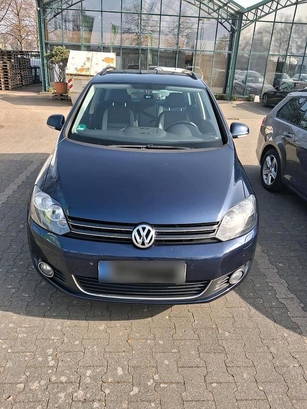 Gebraucht VW Golf VII Life 105 PS (77 kW) 2014 Blau Limousine