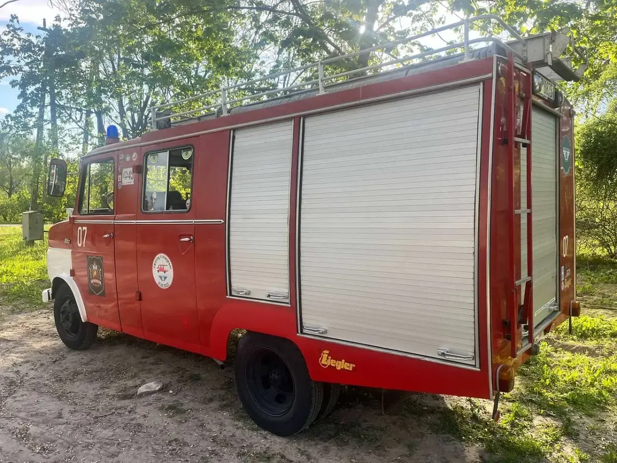 Używany Opel Blitz 86 KM (63 kW) 1972 Czerwony Minivan