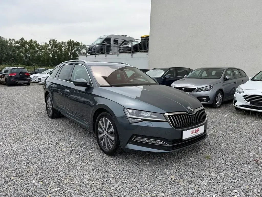 Gebraucht Skoda Superb Style 190 PS (139 kW) 2020 Grau Kombi