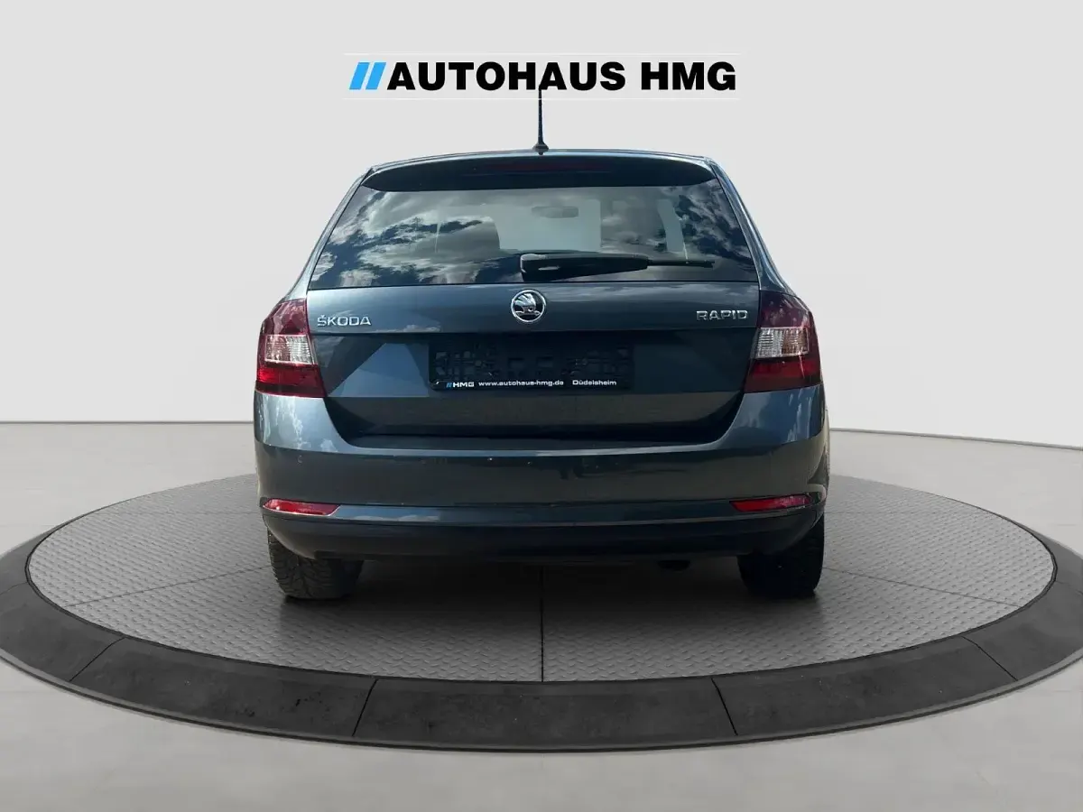 Gebraucht Skoda Rapid Drive 95 PS (69 kW) 2017 Grau Kleinwagen