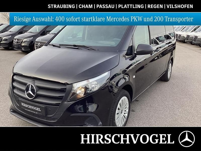 Obsidianschwarz metallic Gebraucht 2024 Mercedes Vito Kombi | 48.671 € - Bild 1/4
