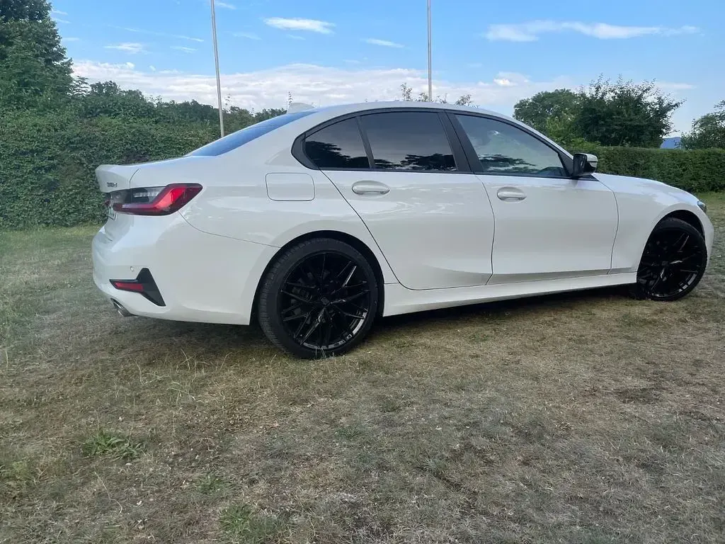 Gebraucht BMW 318 Advantage 150 PS (110 kW) 2021 Weiß Limousine
