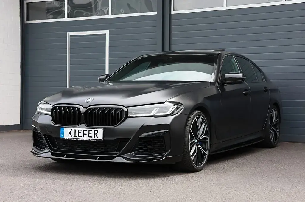 Używany BMW M550 Performance 530 KM (389 kW) 2022 Szary Sedan/Limuzyna