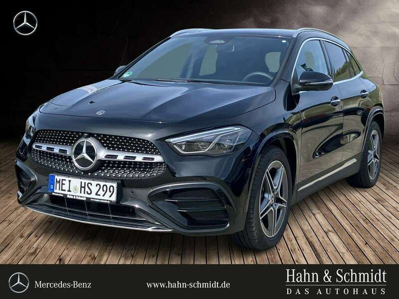 Lack kosmosschwarz Gebraucht 2024 Mercedes GLA200 AMG line SUV | 45.390 € (Teuer) - Bild 1/4