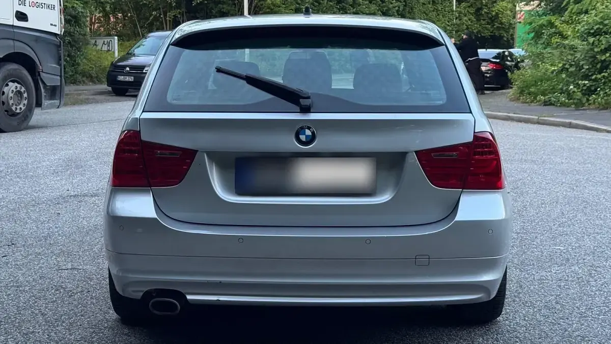 Gebraucht BMW 320 177 PS (130 kW) 2008 Silber Kombi
