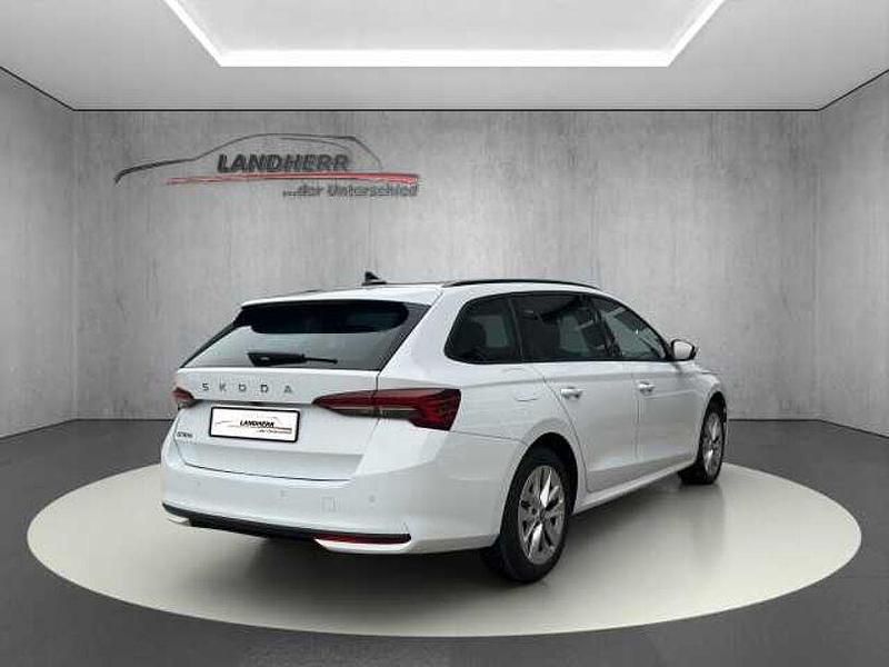 Gebraucht Skoda Octavia Selection 150 PS (110 kW) 2025 Moon weiß Kombi