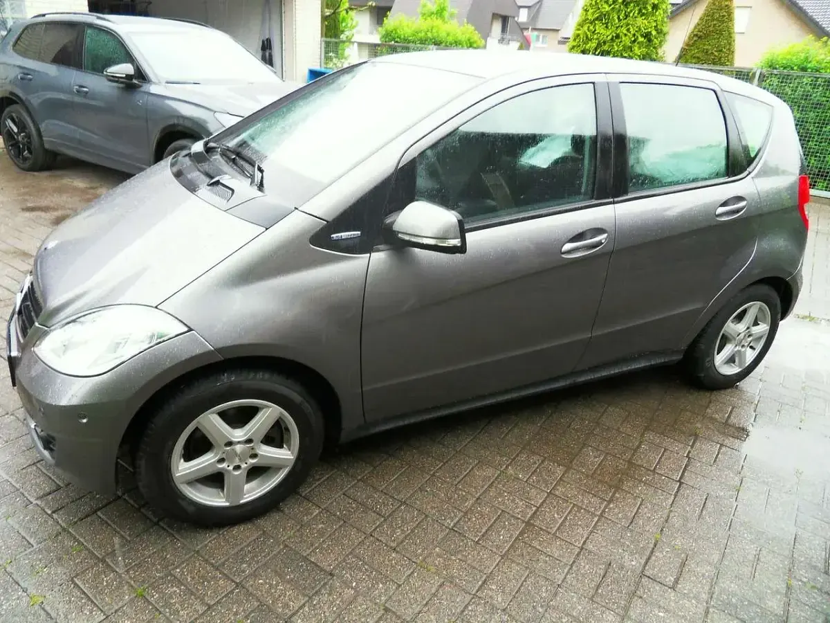 Gebraucht Mercedes A160 95 PS (69 kW) 2009 Mountaingrau  met. Kleinwagen