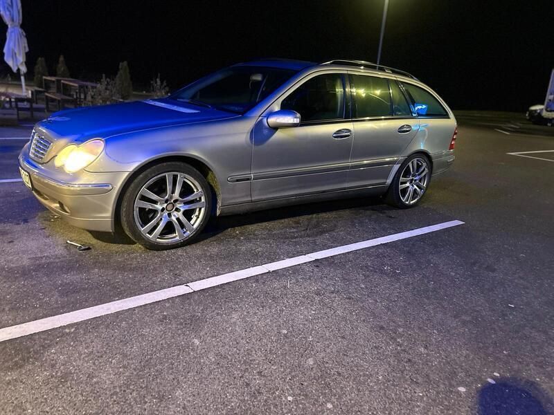 Silber Gebraucht 2003 Mercedes C220 Kombi | 3.100 € (Etwas zu teuer) - Bild 1/4