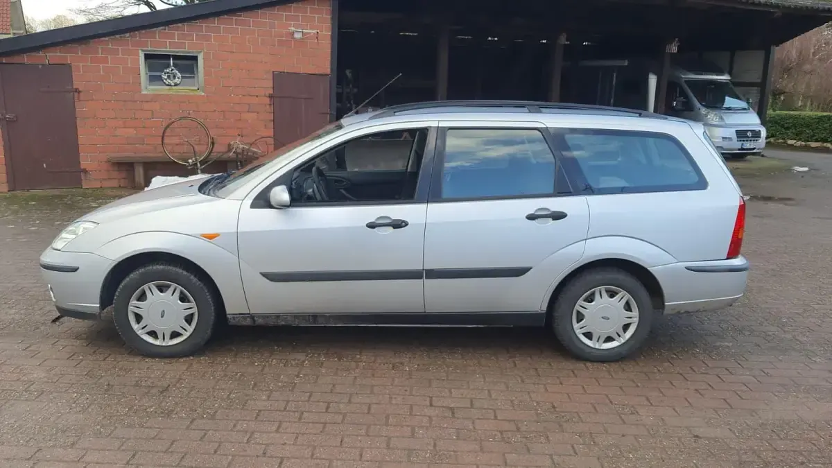Gebraucht Ford Focus 75 PS (55 kW) 2002 Silber Kombi