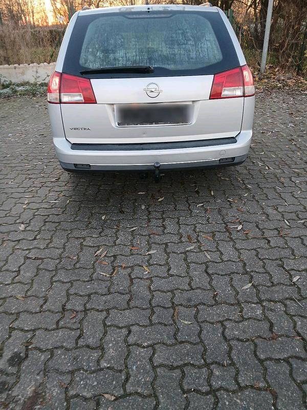 Gebraucht Opel Vectra 140 PS (102 kW) 2004 Silber Kombi
