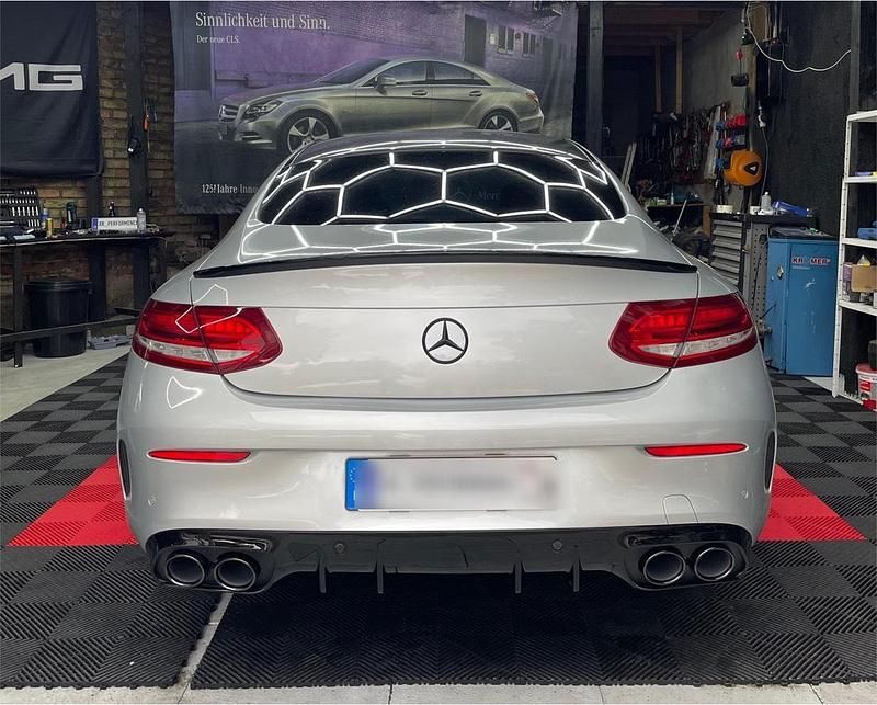 Gebraucht Mercedes C300 245 PS (180 kW) 2016 Silber Coupé