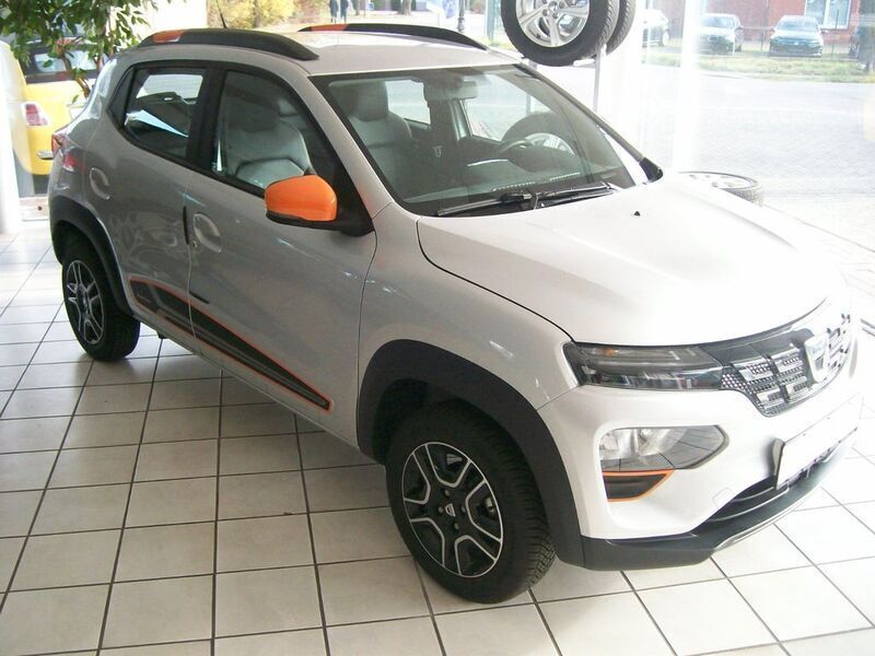Grau Gebraucht 2021 Dacia Spring Comfort Plus Kleinwagen | 12.495 € (Teuer) - Bild 1/4