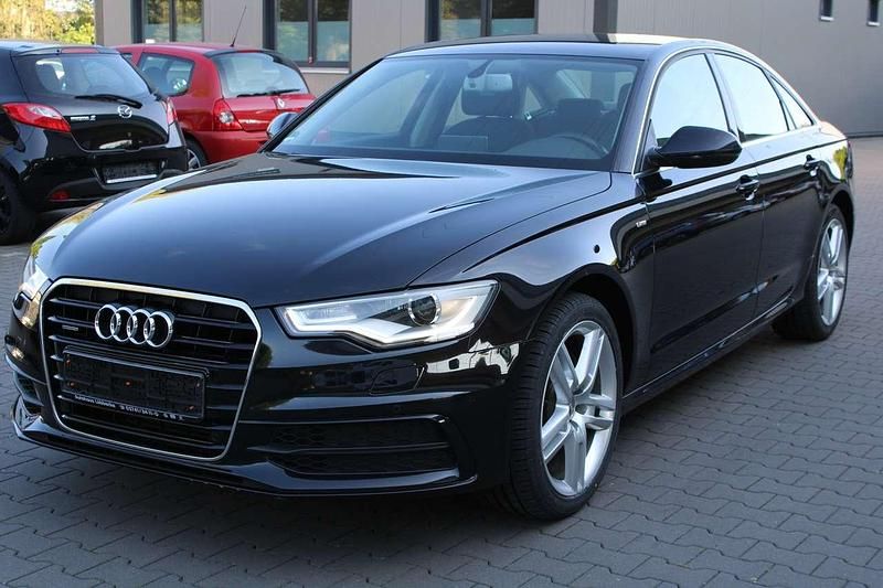 Phantomschwarz perleffekt Gebraucht 2013 Audi A6 S-Line Limousine | 12.950 € (Guter Preis) - Bild 1/4