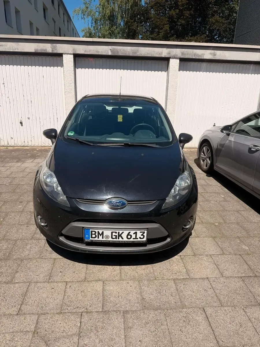 Gebraucht Ford Fiesta 82 PS (60 kW) 2012 Schwarz Limousine