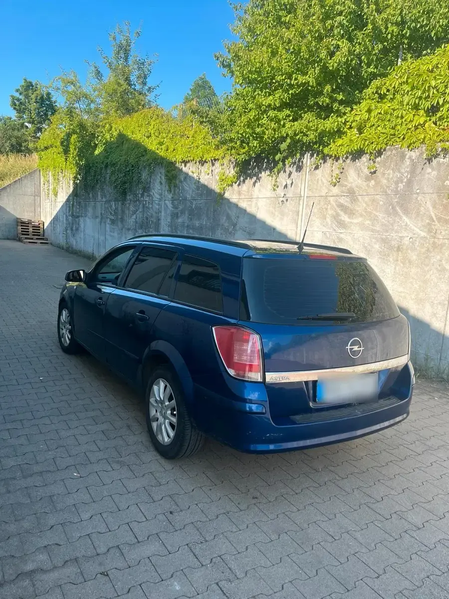 Gebraucht Opel Astra 90 PS (66 kW) 2005 Blau Kombi