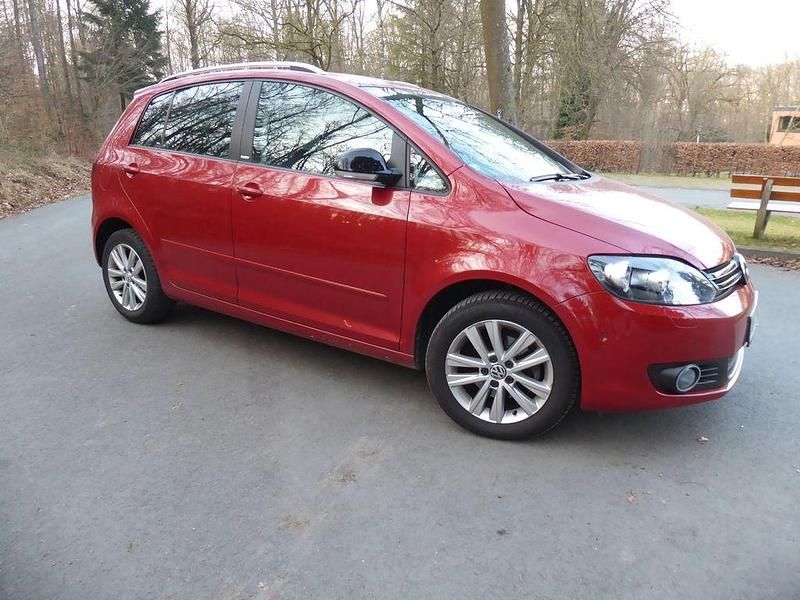 Rot Gebraucht 2011 VW Golf Plus Style Van / Kleinbus | 6.980 € (Guter Preis) - Bild 1/4