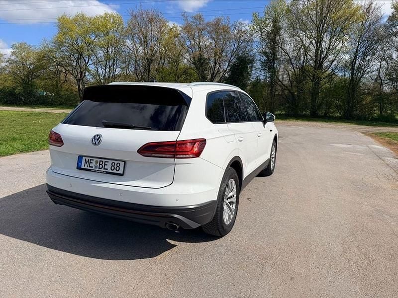 Gebraucht VW Touareg 231 PS (169 kW) 2019 Weiß SUV