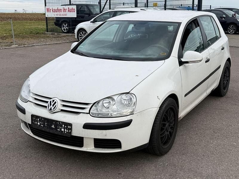 Weiß Gebraucht 2004 VW Golf V Trendline Limousine | 1.950 € (Superpreis) - Bild 1/4