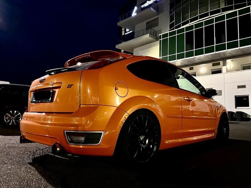 Gebraucht Ford Focus ST 226 PS (166 kW) 2006 Orange Limousine