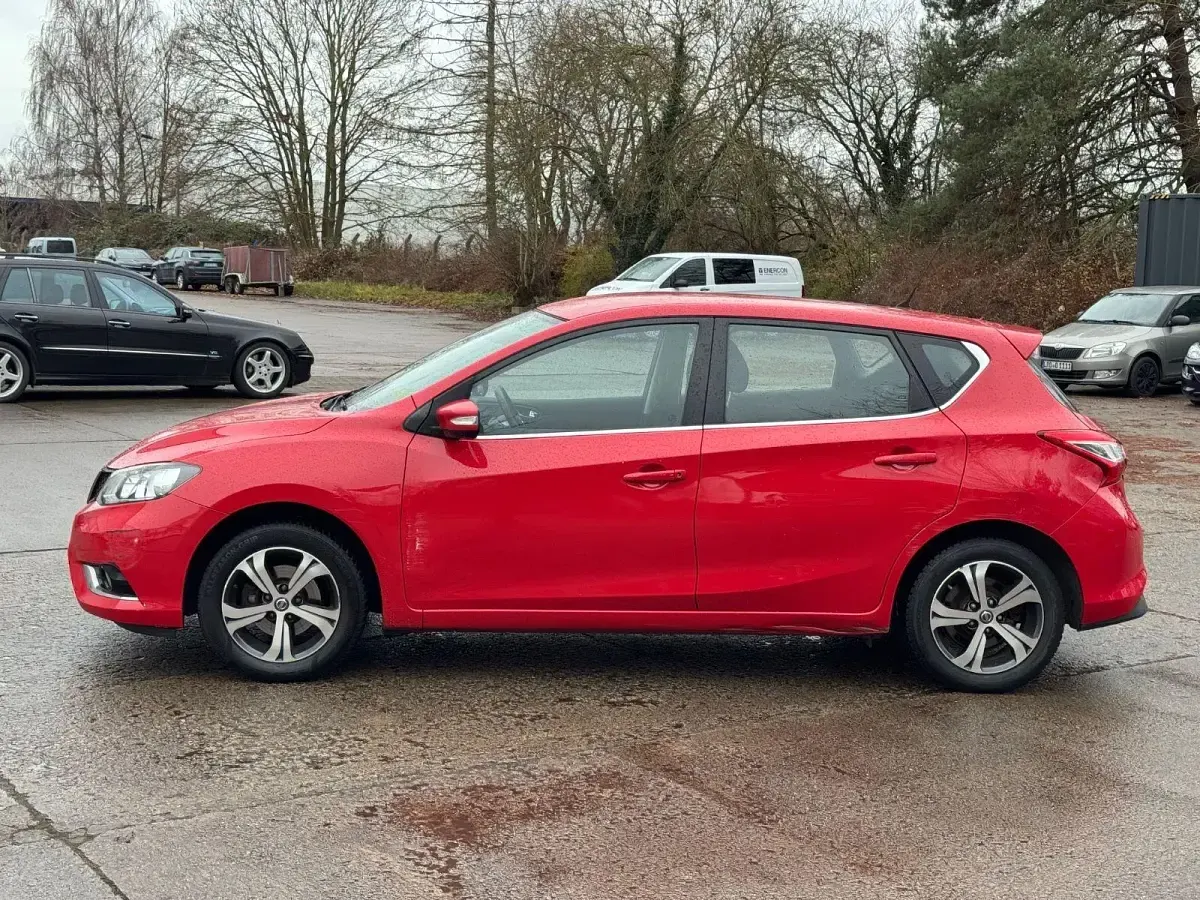 Gebraucht Nissan Pulsar Acenta 116 PS (85 kW) 2016 Rot Kleinwagen