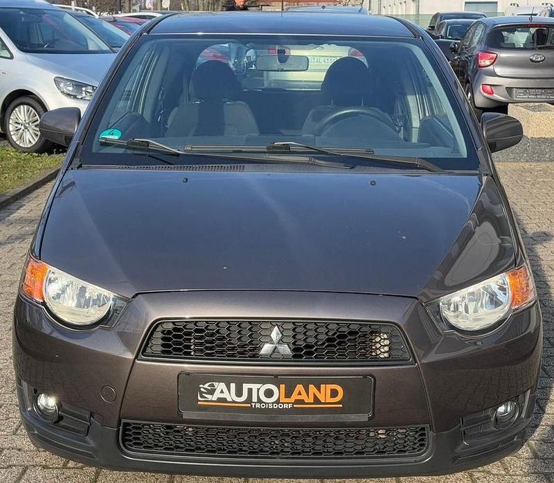 Gebraucht Mitsubishi Colt 95 PS (69 kW) 2013 Braun Kleinwagen