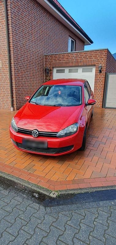 Gebraucht VW Golf VI 80 PS (58 kW) 2010 Rot Kleinwagen