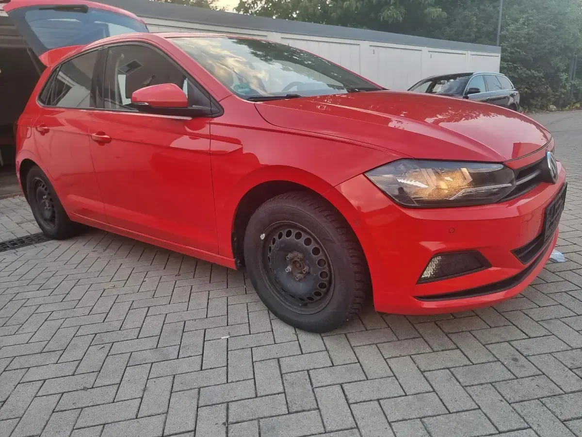 Gebraucht VW Polo 75 PS (55 kW) 2017 Rot Kleinwagen
