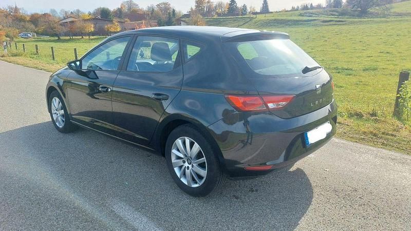 Second-hand Seat Leon Reference 105 CP (77 kW) 2014 Negru Berlinǎ