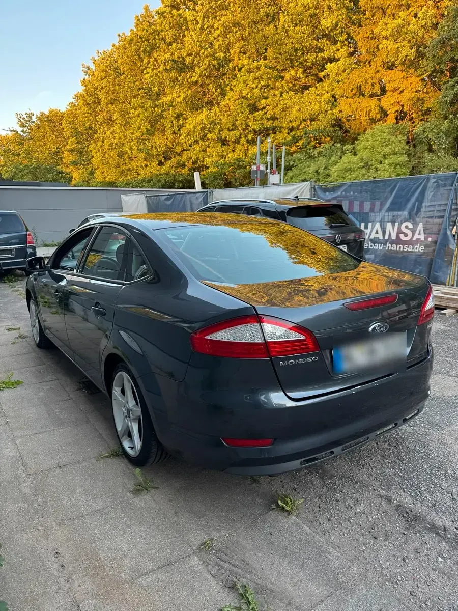 Gebraucht Ford Mondeo 140 PS (102 kW) 2010 Blau Limousine