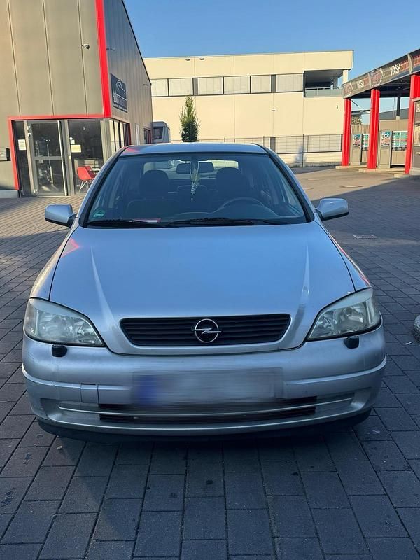 Silber Gebraucht 1999 Opel Astra Limousine | 800 € (Superpreis) - Bild 1/4