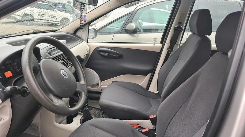 Gebraucht Fiat Punto 60 PS (44 kW) 2004 Silber Kleinwagen