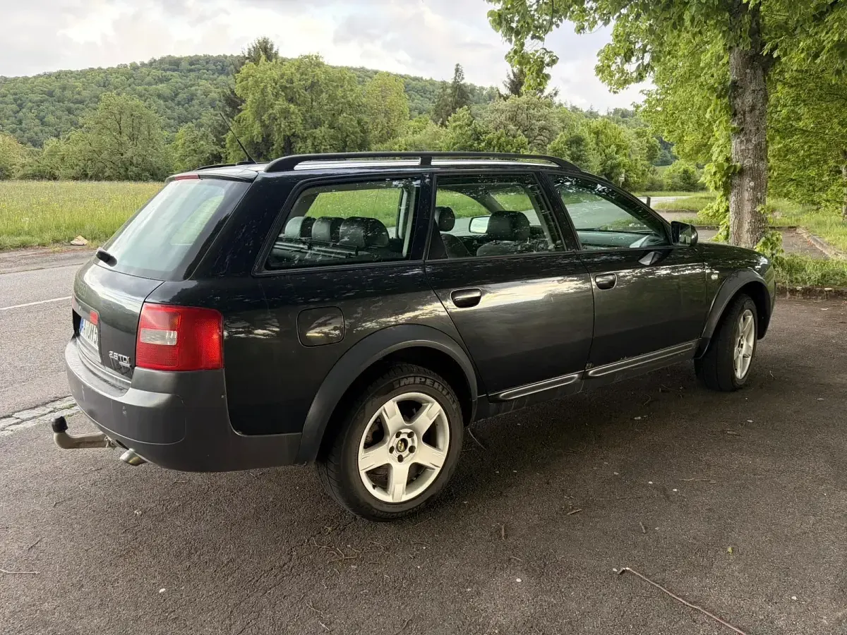 Gebraucht Audi A6 Allroad 179 PS (131 kW) 2003 Schwarz Kombi