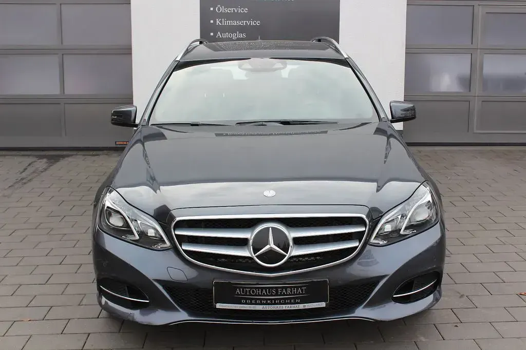 Gebraucht Mercedes E300 Avantgarde 204 PS (150 kW) 2014 Grau Kombi