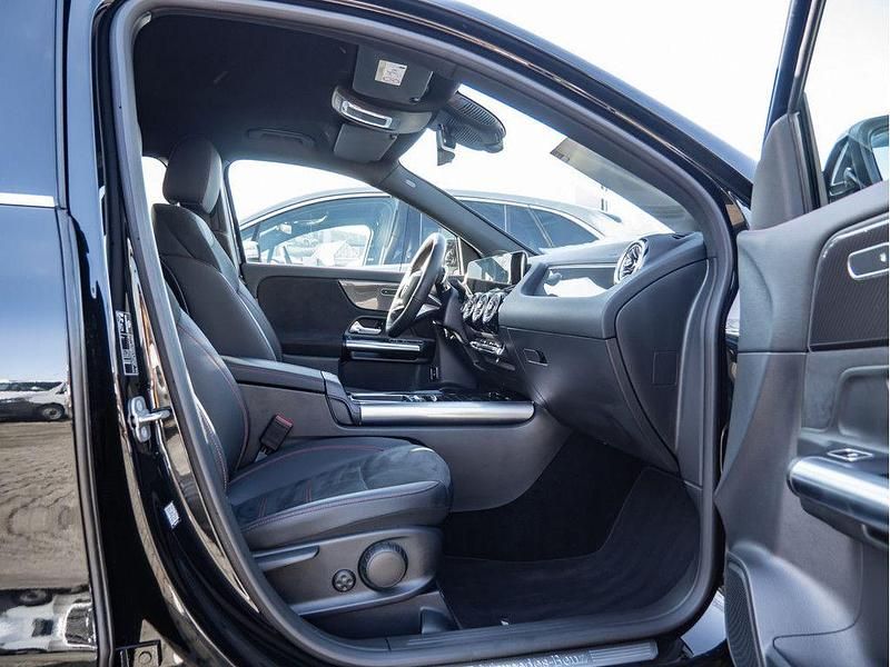 Gebraucht Mercedes GLA180 Advanced Plus 136 PS (100 kW) 2025 Schwarz / kosmosschwarz SUV