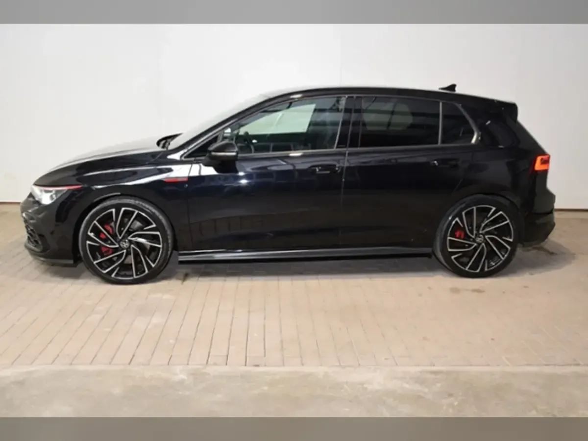 Gebraucht VW Golf VIII GTI 245 PS (180 kW) 2023 Deep black perleffekt Limousine