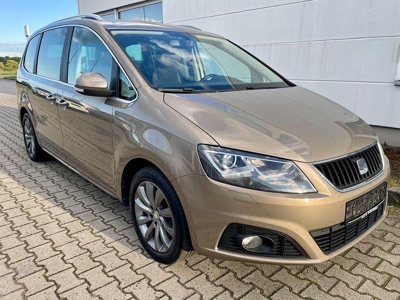 Beige Gebraucht 2015 Seat Alhambra 4Drive Van / Kleinbus | 14.990 € (Etwas zu teuer) - Bild 1/4