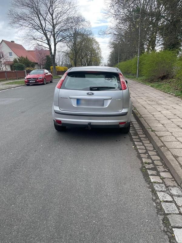 Gebraucht Ford Focus 2007 Silber Limousine