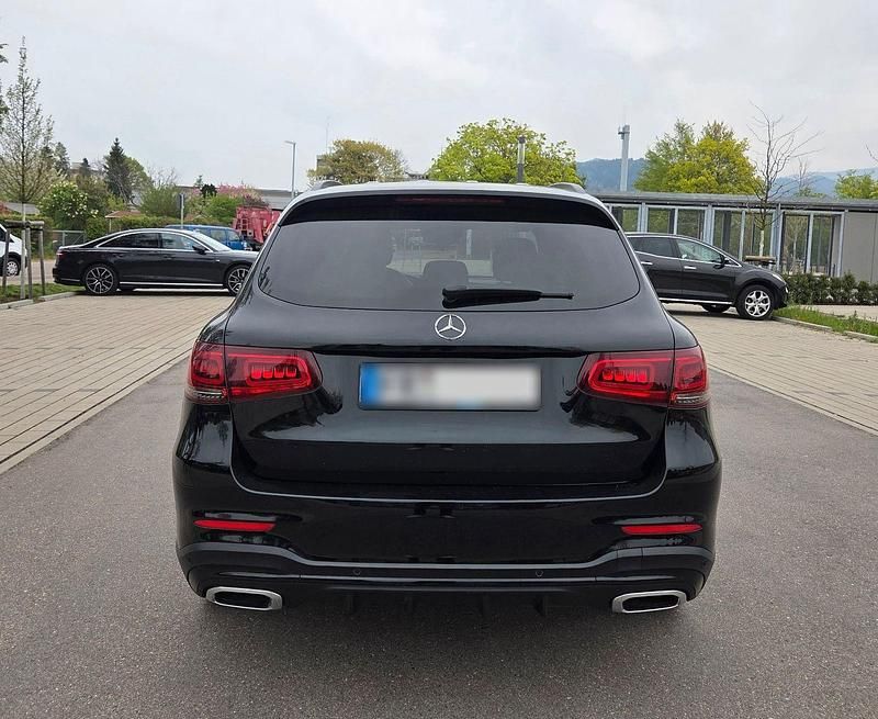 Gebraucht Mercedes GLC220 194 PS (142 kW) 2020 Schwarz SUV
