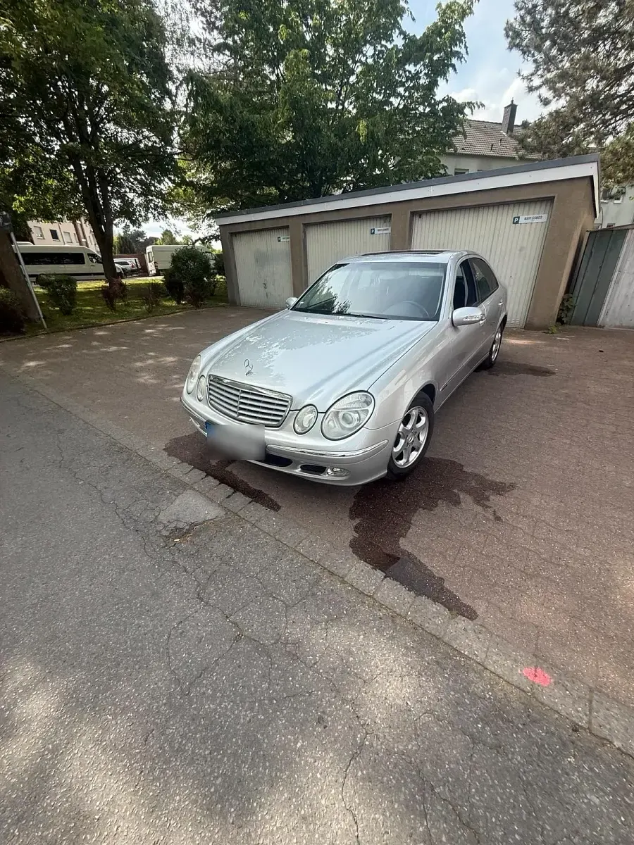 Occasion Mercedes E240 2004 Argent Berline