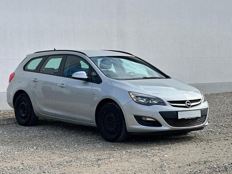 Gebraucht Opel Astra Edition 110 PS (80 kW) 2015 Silber Kombi