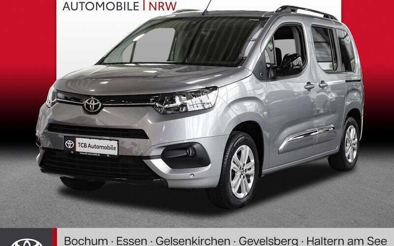 Silbern Gebraucht 2023 Toyota Proace Verso City Kombi | 25.989 € (Etwas zu teuer) - Bild 1/4