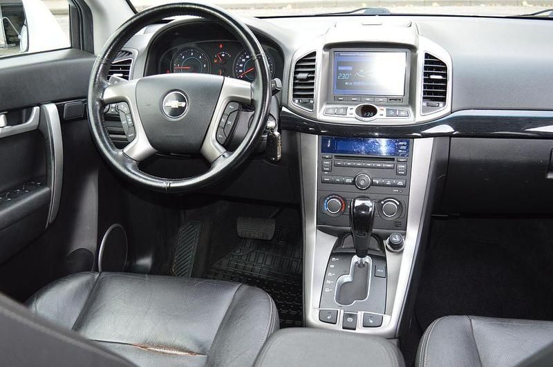 Gebraucht Chevrolet Captiva LTZ 184 PS (135 kW) 2013 Weiß SUV