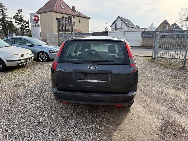 Gebraucht Ford Focus Trend 116 PS (85 kW) 2005 Grau Kombi