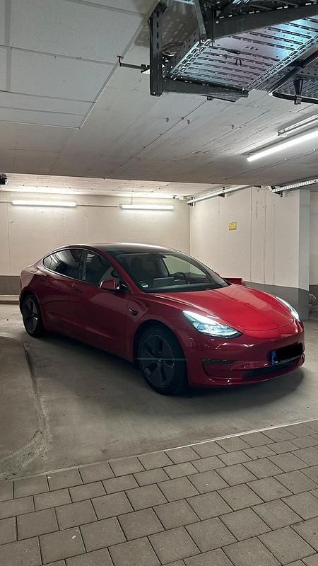 Rot Gebraucht 2020 Tesla Model 3 Long Range AWD Limousine | 27.300 € (Etwas zu teuer) - Bild 1/4