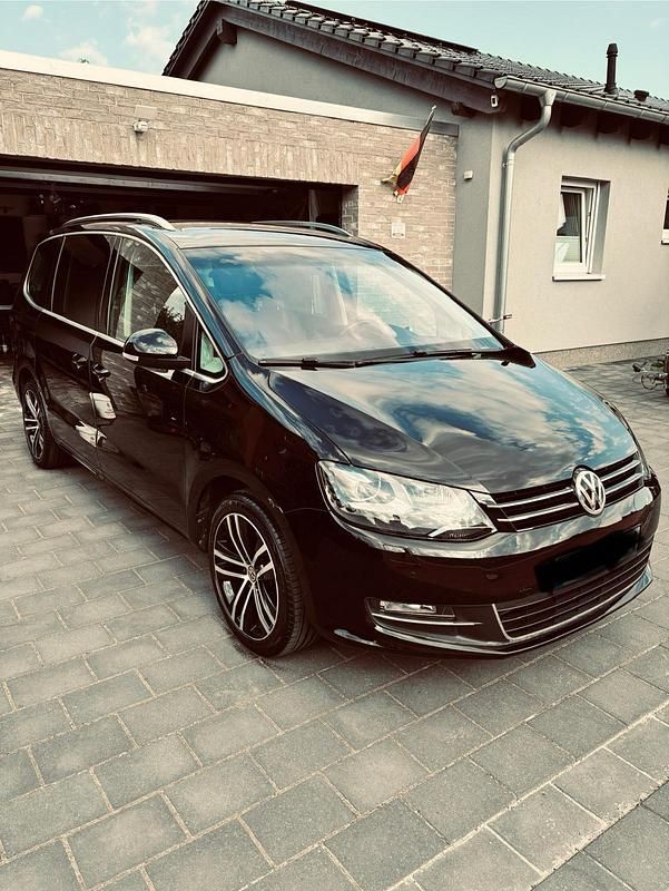 Schwarz Gebraucht 2016 VW Sharan Van / Kleinbus | 16.095 € (Etwas zu teuer) - Bild 1/4