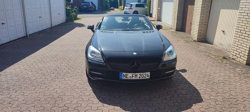 Gebraucht Mercedes SLK200 184 PS (135 kW) 2011 Schwarz Cabrio