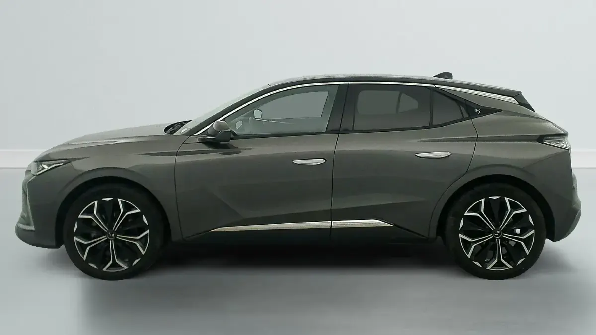 Gebraucht DS Automobiles DS4 Rivoli 131 PS (96 kW) 2024 Grau (gris platinium / toit noir perla nera) SUV