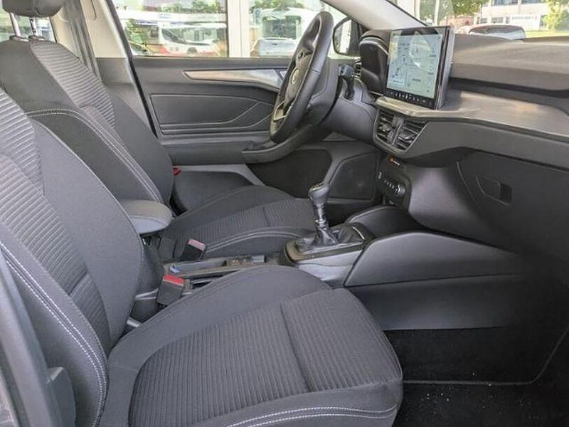 Gebraucht Ford Focus Titanium 125 PS (91 kW) 2025 Grau, magnetic Limousine